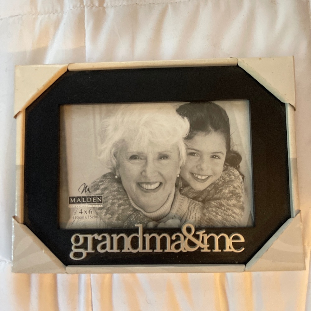 🆕 Malden 4x6 Grandma & Me Photo Frame